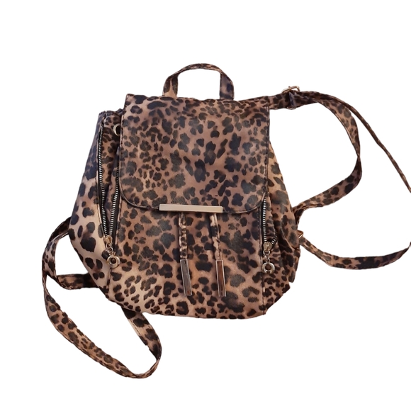 Leopard Backpack - Picture 1 of 3